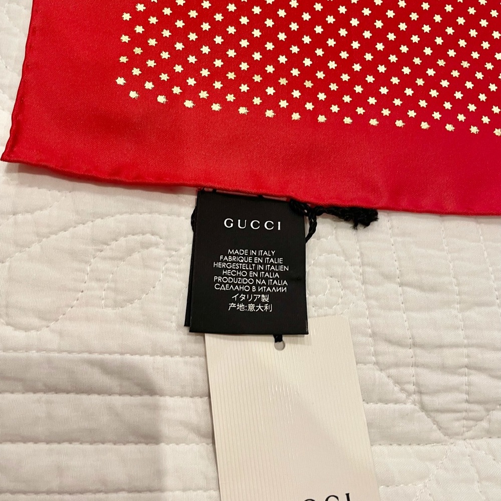 Authentic Gucci Red Gold Star Print with  Guccy logo scarf. - Picture 10 of 10